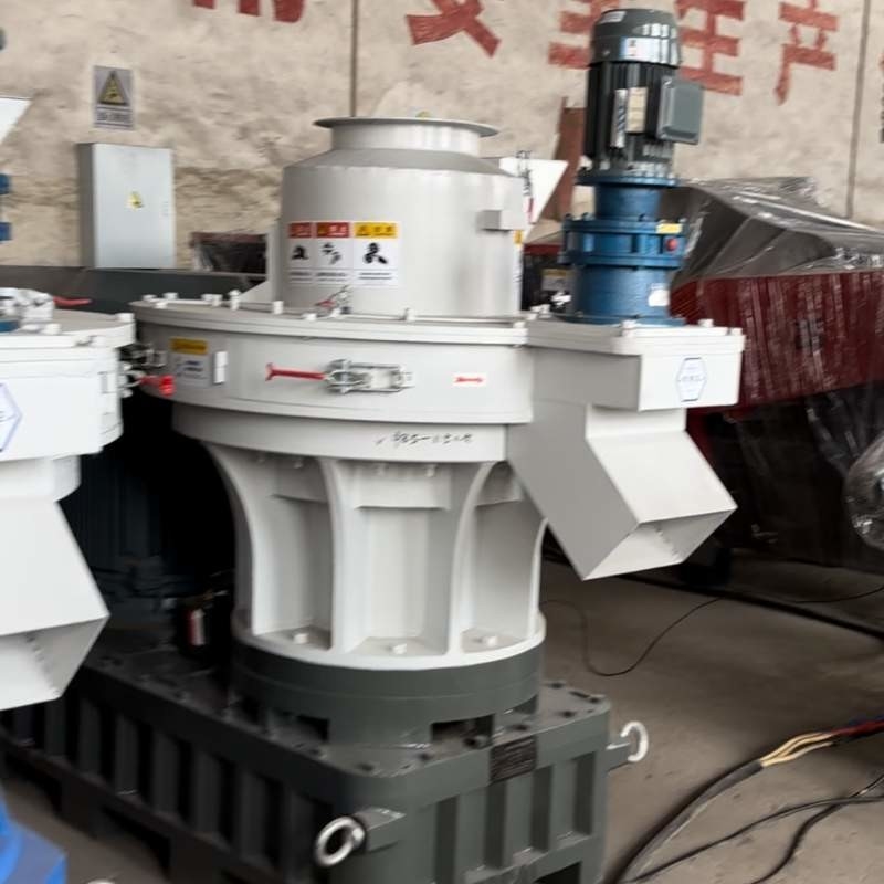 Verwarmingswaarde Biomassa-persmachine met een capaciteit van 500 kg/uur die 4800 kcal/kg zeshoekige briquetten produceert