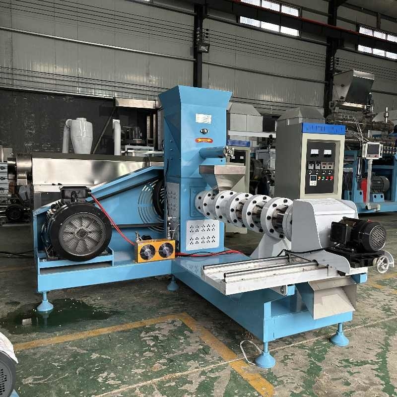 Extruder voor visvoeding Bloemvormen Visveredeling Voedingswaarde van viskracht Kw Katten en honden Einde producten