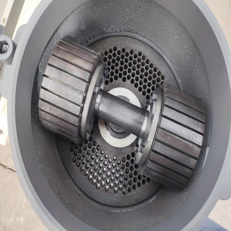 Makkelijke bediening Voederpelletmachine 800-1200kg/h Animal Feed Making Machine High Productivity Food Pellet Mill