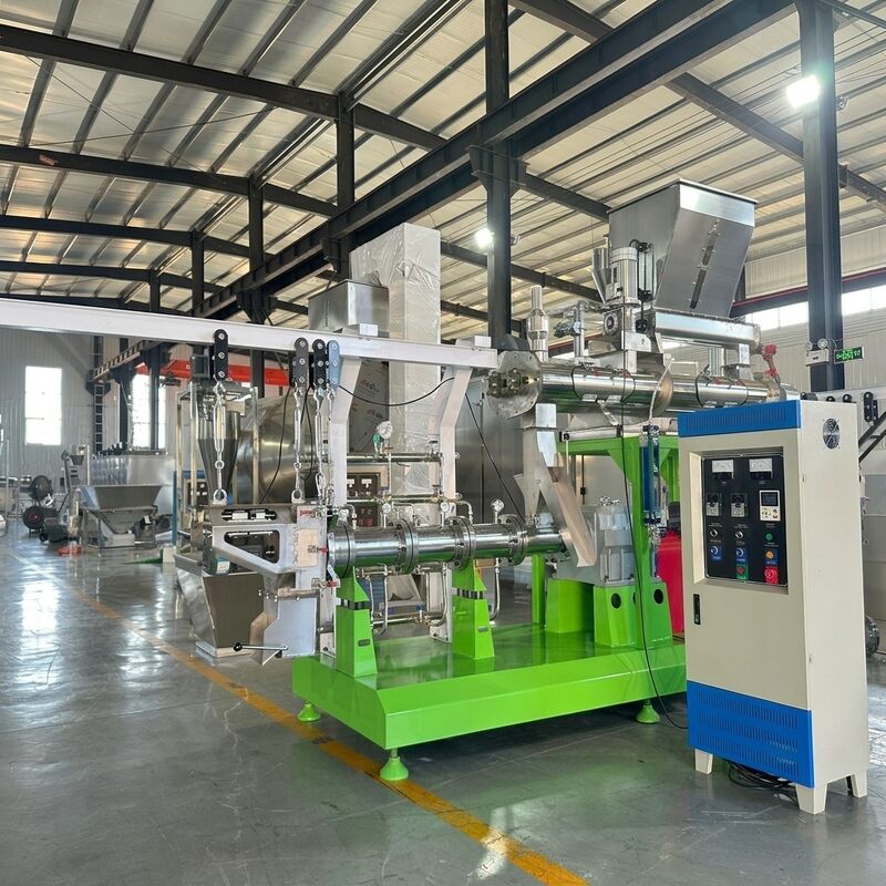 500 kg/h natte tweescrew-extruder voor hondenvoeding en visvoeding