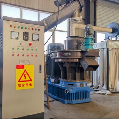 1-4T / H Automatische houtpelletmolen Houtbrandstofring Die Feed Pellet Machine
