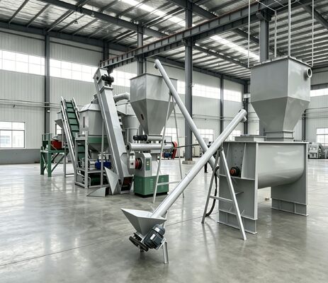 Aanpasbare productielijn voor diervoederpellets met installatie van een ingenieursgids en 380V/50Hz/3fase stroomvoorziening